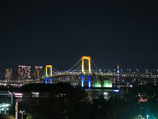 去台場看完煙火,夜晚的彩虹橋 去台場看完煙火,夜晚的彩虹橋