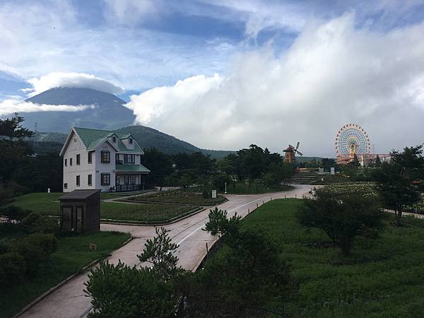 從空中拍的富士山