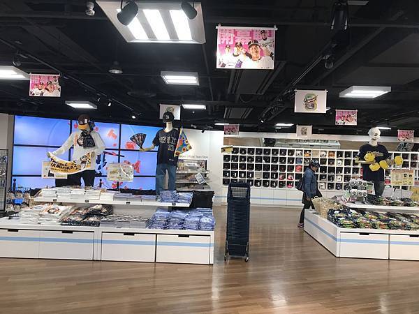 賣店,不過沒有小孩的球衣 賣店,不過沒有小孩的球衣