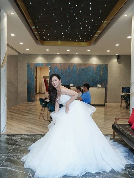 巨星科技婚紗 台南最大百坪韓風實景婚紗 3層樓高的實體教堂