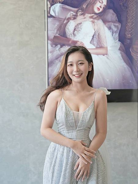 【婚紗開箱】台南科技巨星婚紗館──禮秘專業貼心加百坪攝影棚景