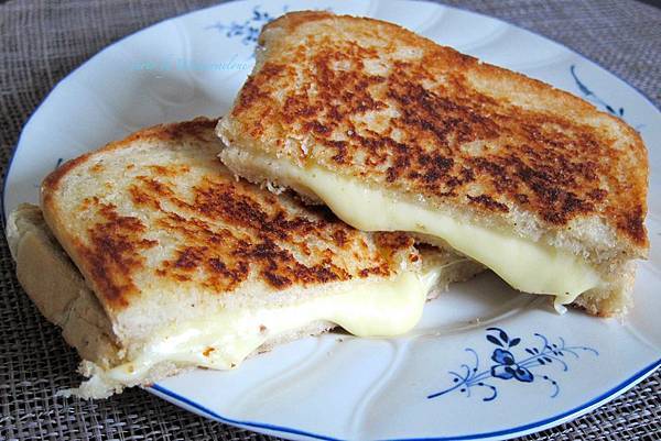 Grilled Cheese Sandwiches.JPG