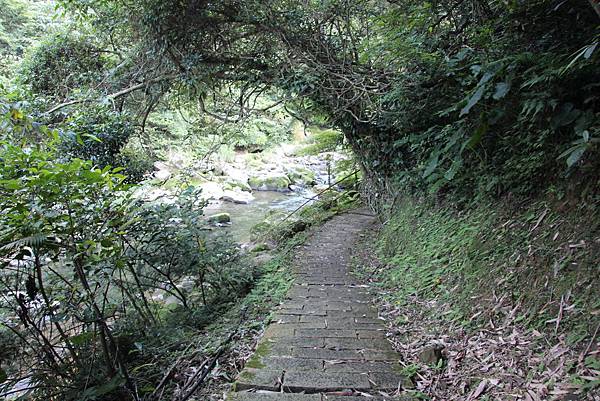 1129石碇烏塗窟步道 (12).JPG