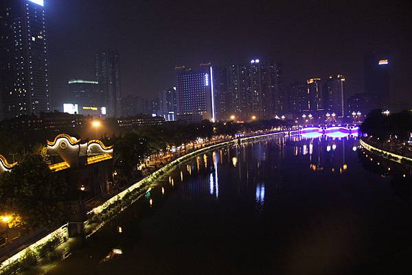 0517詩婢家拍賣、餐敘及及夜景 (21).JPG