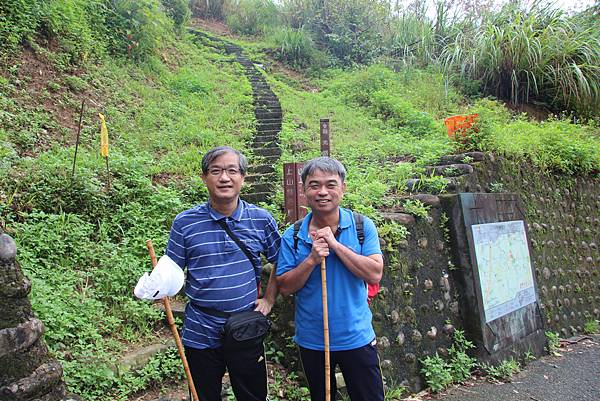 0830炮仔崙登山步道、炮仔崙瀑布 (4).JPG