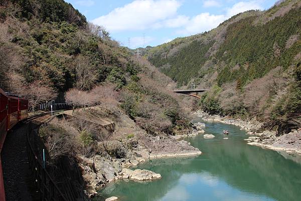 0326京都嵐山瑳峨野觀光火車、保津川遊船 (27).JPG