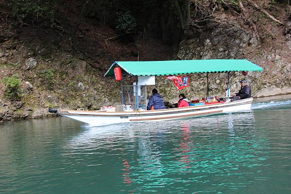 0326京都嵐山瑳峨野觀光火車、保津川遊船 (90).JPG