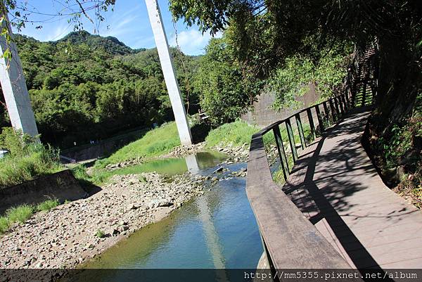 0826淡蘭古道、炮子崙瀑布 (21).JPG