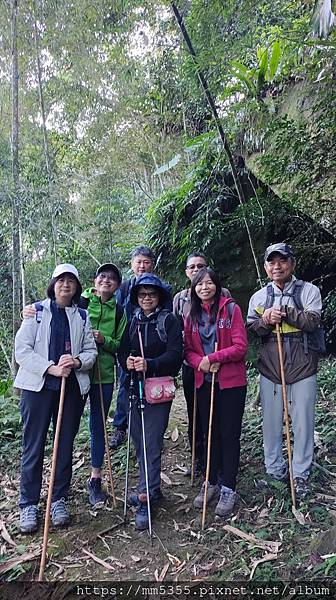 新竹縣北埔觀音寺金龜岩、一線天、五指山橫向步道繞一圈--11