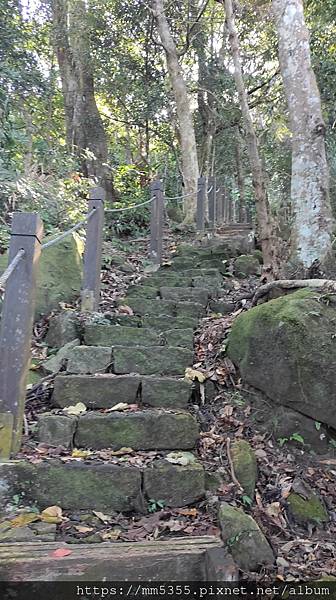 新竹縣北埔觀音寺金龜岩、一線天、五指山橫向步道繞一圈--11