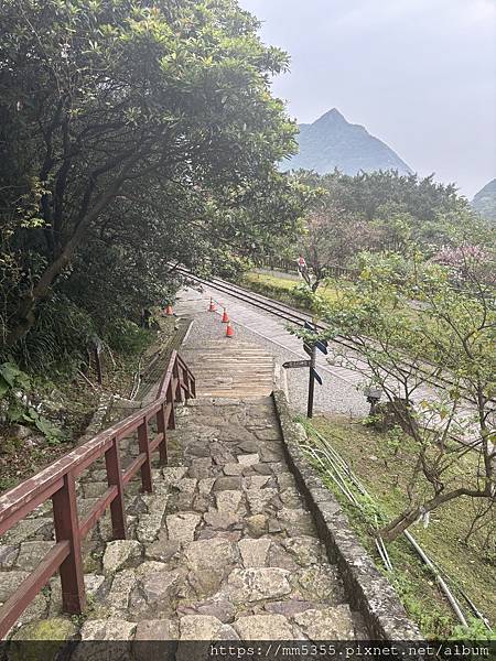 新北市瑞芳區石尾路步道、百二崁古道、貂山古道、黃金神社繞一圈