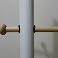 吊桿可自行調整往左或往右。