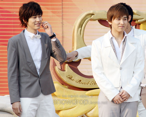 090401 Road Show KYUMIN2.jpg