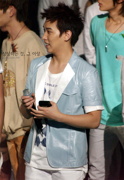 090612KBS2T MusicBank 07-1.jpg