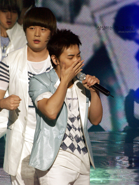 090612KBS2T MusicBank 07.jpg