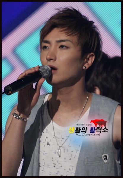 090612KBS2T MusicBank 01-2.jpg