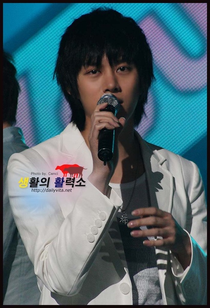 090612KBS2T MusicBank 02-6.jpg