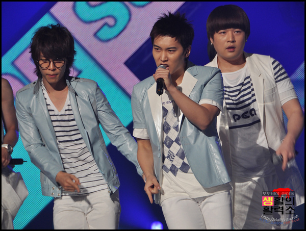 090612KBS2T MusicBank 07-9.jpg