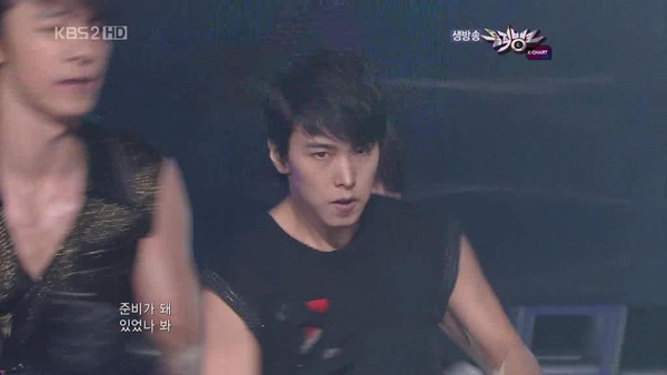 100611.KBS.MusicBank.SuperJunior.Bonamana[1024x576][(004709)22-51-22].jpg