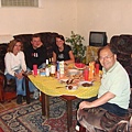 CouchSurfing Host Vlad邀我們至郊外別墅共進晚餐