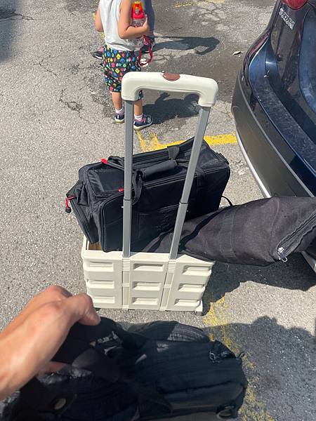 D4639F86-C4CF-4B7E-AA23-1FF379F963C2