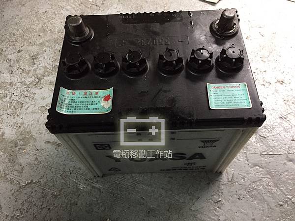 湯淺55D23L加水.jpg 湯淺55D23L加水.jpg