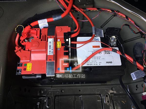 BMW原廠電池.jpg BMW原廠電池.jpg