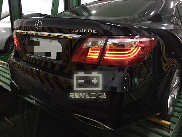 LEXUS_LS460L.jpg LEXUS_LS460L.jpg