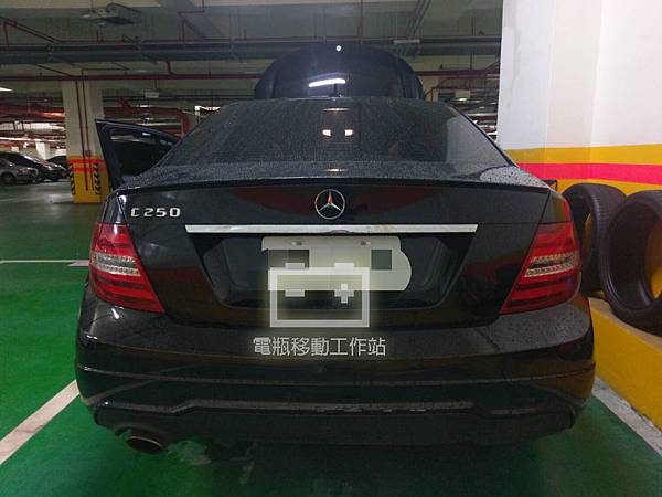 C250原廠電池.jpg C250原廠電池.jpg