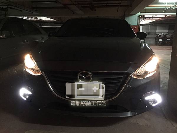 MAZDA3電瓶沒電.jpg MAZDA3電瓶沒電.jpg