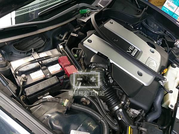 INFINITI原廠電池.jpg INFINITI原廠電池.jpg