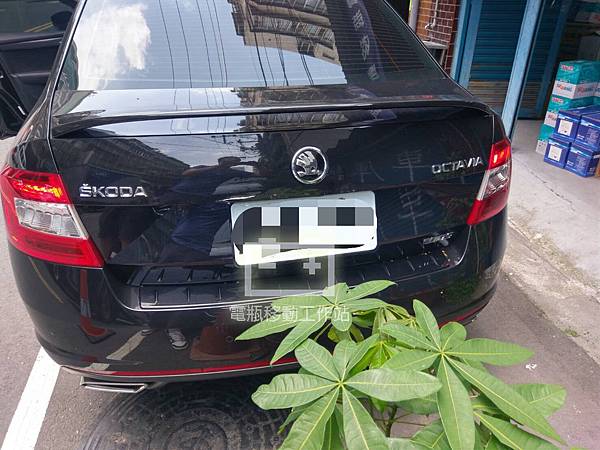 Octavia沒電.jpg Octavia沒電.jpg