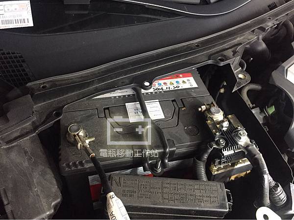 INFINITI原廠電池.jpg INFINITI原廠電池.jpg