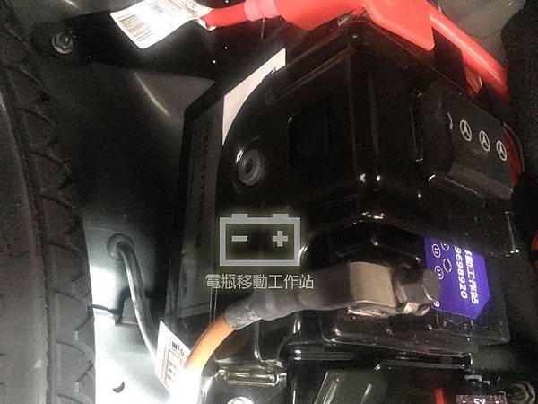 VARTA輔助電瓶.jpg VARTA輔助電瓶.jpg