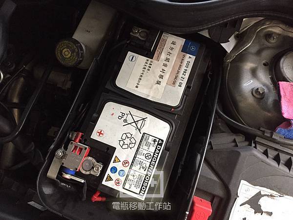 賓士原廠80AGM電池.jpg 賓士原廠80AGM電池.jpg