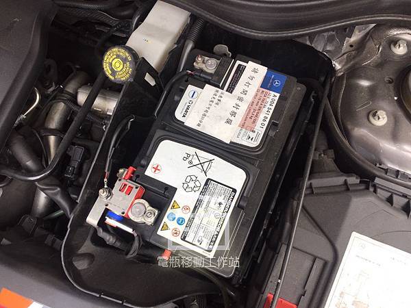 賓士原廠70AGM電瓶.jpg 賓士原廠70AGM電瓶.jpg