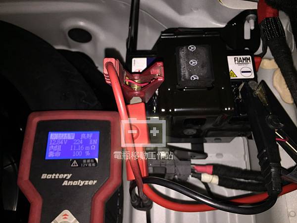 輔助電瓶測試.jpg 輔助電瓶測試.jpg