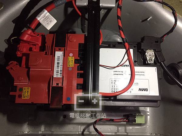 BMW原廠AGM電瓶.jpg BMW原廠AGM電瓶.jpg