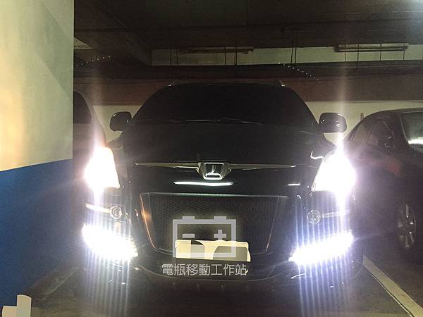 LUXGEN_U7電瓶更換.jpg LUXGEN_U7電瓶更換.jpg