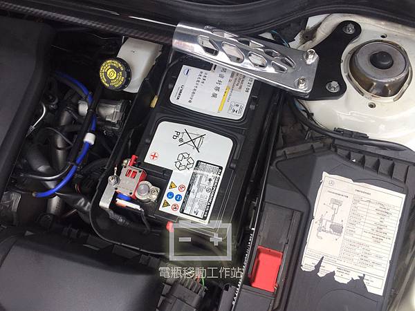 CLA250原廠VARTA電池.jpg CLA250原廠VARTA電池.jpg