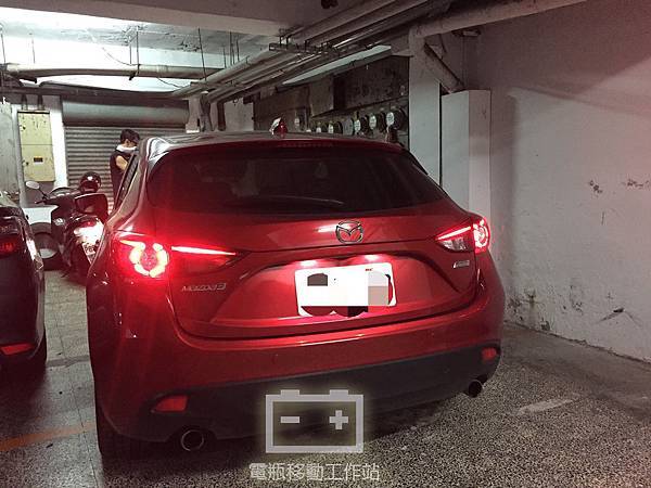 MAZDA3電瓶更換.jpg MAZDA3電瓶更換.jpg