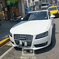 AUDI_A5電瓶沒電更換.jpg