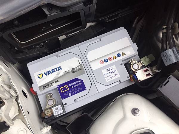 賓士原廠VARTA電池.jpg 賓士原廠VARTA電池.jpg