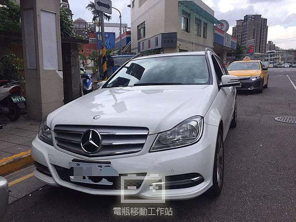 賓士c180電瓶更換.jpg 賓士c180電瓶更換.jpg