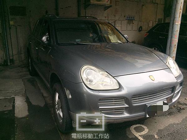 PORSCHE電瓶更換.jpg PORSCHE電瓶更換.jpg