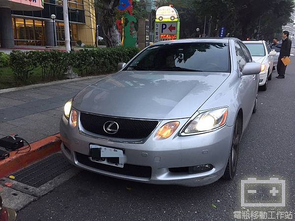 LEXUS凌志GS430電瓶.jpg