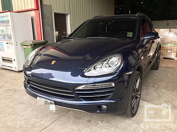 cayenne凱彥電瓶更換.jpg cayenne凱彥電瓶更換.jpg