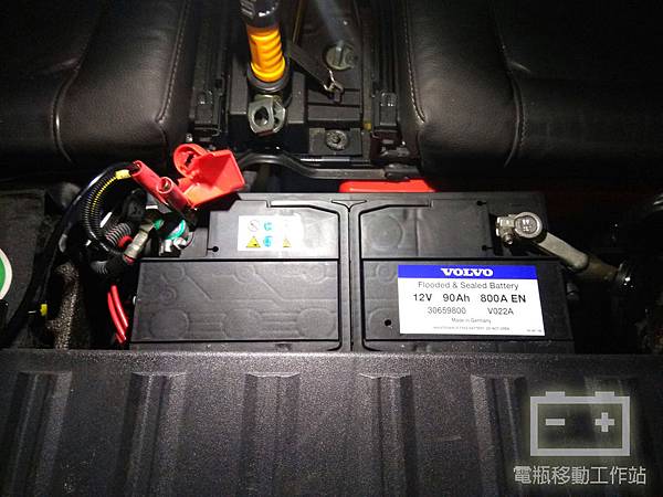 VOLVO原廠90ah電瓶.jpg VOLVO原廠90ah電瓶.jpg