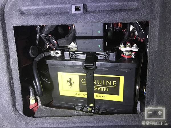 FARRARI原廠電瓶更換.jpg FARRARI原廠電瓶更換.jpg
