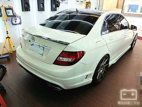 BENZ賓士C300電瓶.jpg BENZ賓士C300電瓶.jpg